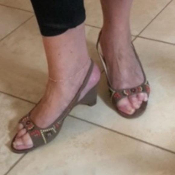 Sacha  London suede wedge sandal - Picture 9 of 9